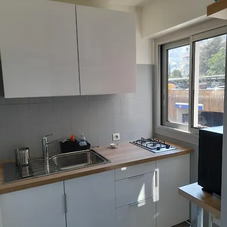 Appartement F1 A 5 Minutes Des Plages Et De La Gare *