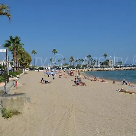 Appartement F1 A 5 Minutes Des Plages Et De La Gare *